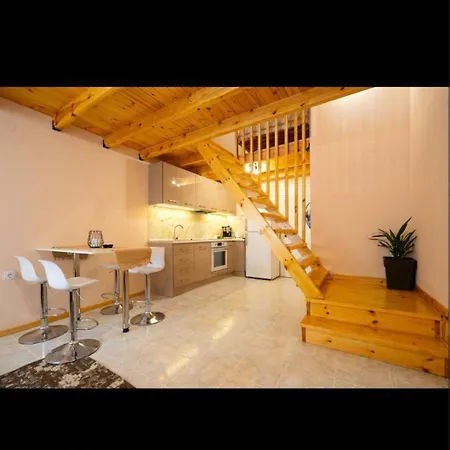 דירה A F Small Maisonette *
