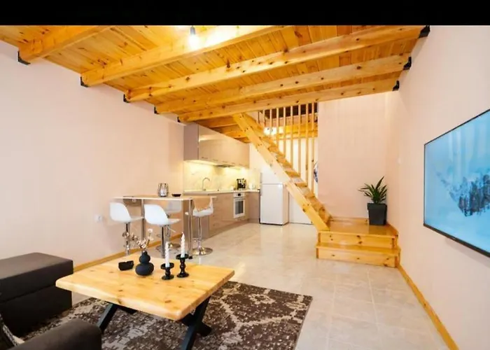 A F Small Maisonette *