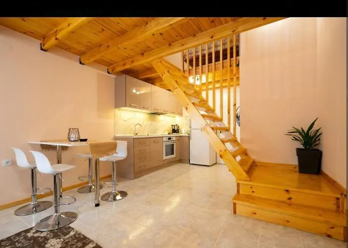 דירה A F Small Maisonette *